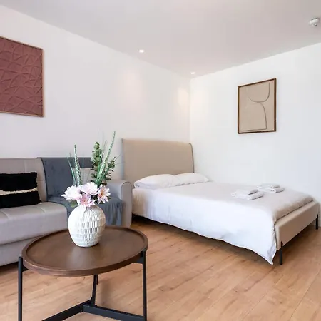 Apartment Balcony And Gym In Limassol