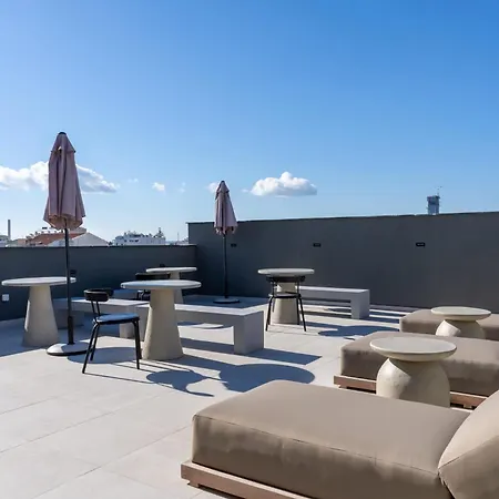 Balcony And Gym In Apartment *